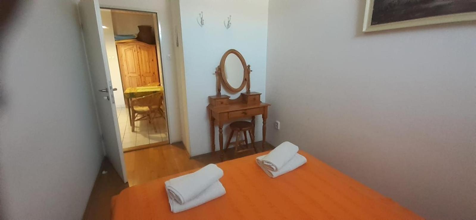 Pedestrian Street Apartment Хевиз Экстерьер фото